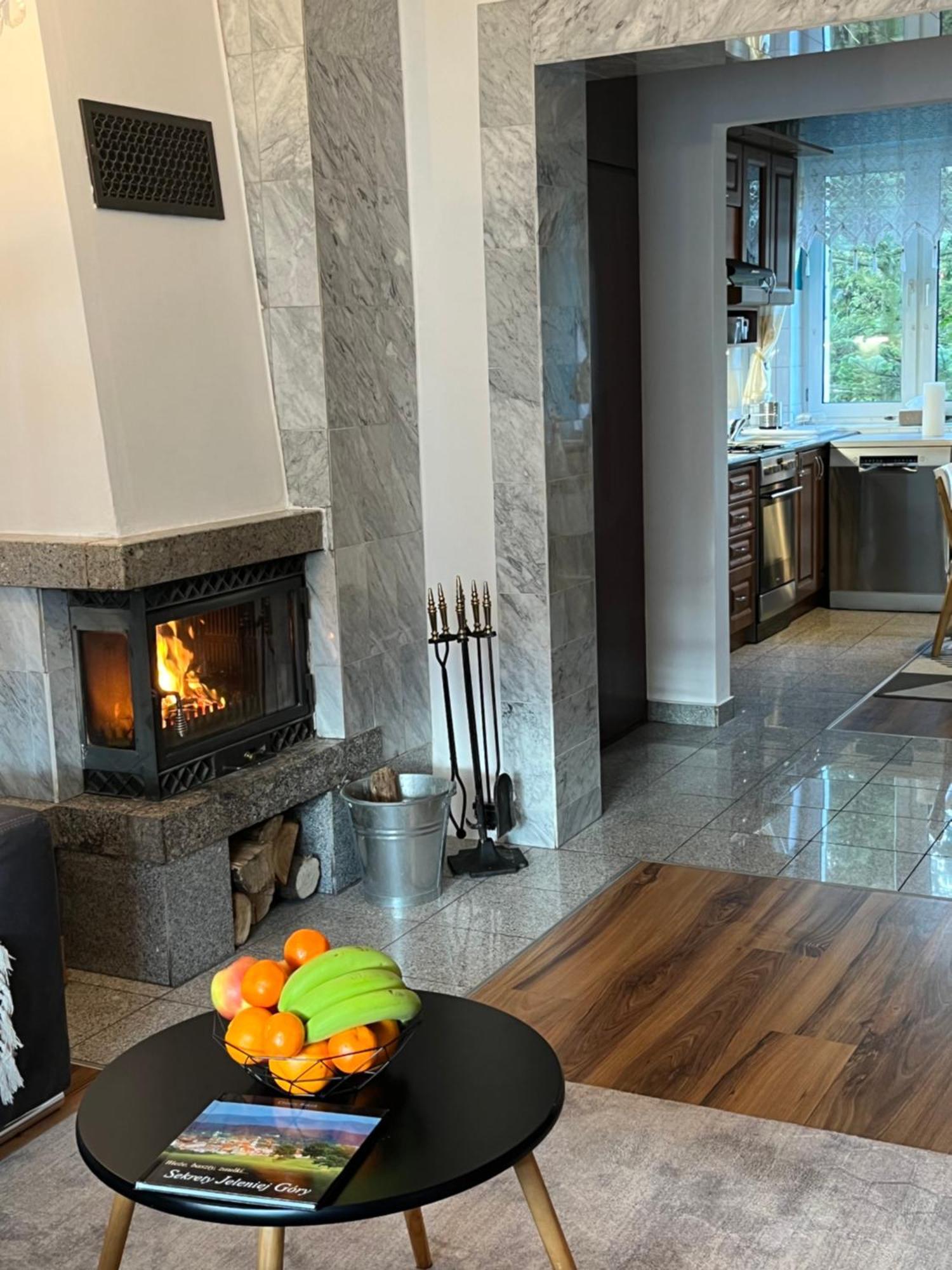 Sweet Home Cieplice Mountain View Apartament By The Main Park And Thermal Pools Jelenia Gora Exterior photo